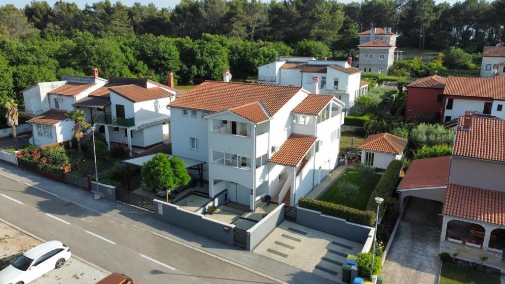 Apartmani Melanie Poreč Zewnętrze zdjęcie